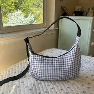 💙🩵UO x BAGGU medium crescent bag